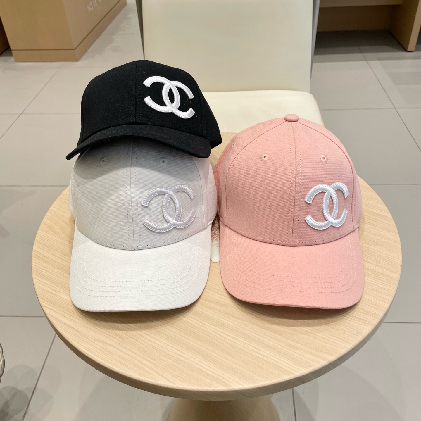 Chanel cap 011501